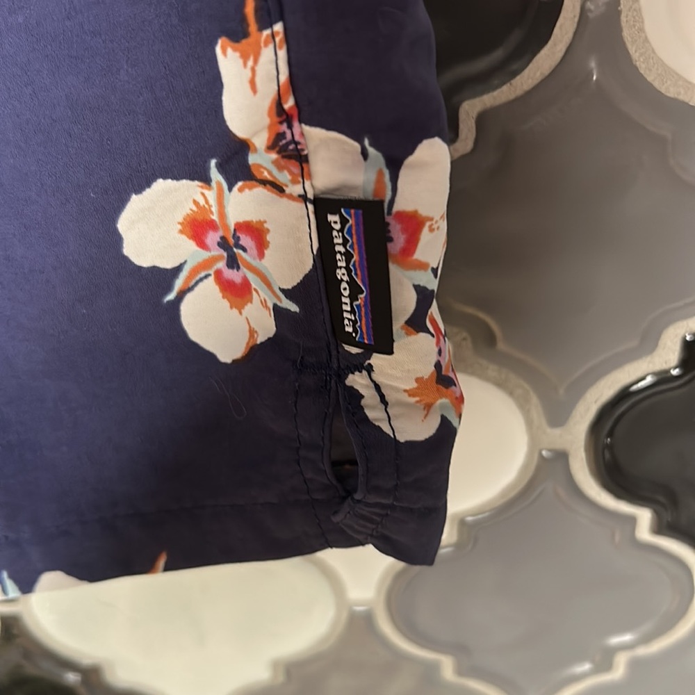 Floral Patagonia Shorts - Picture 2 of 10